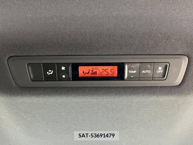 Toyota NOAH 2018-03 209094-7
