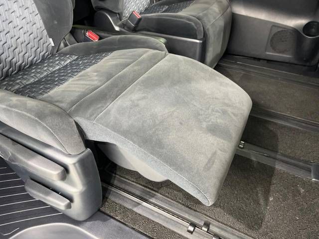 Toyota VELLFIRE 2016-08 183146-7