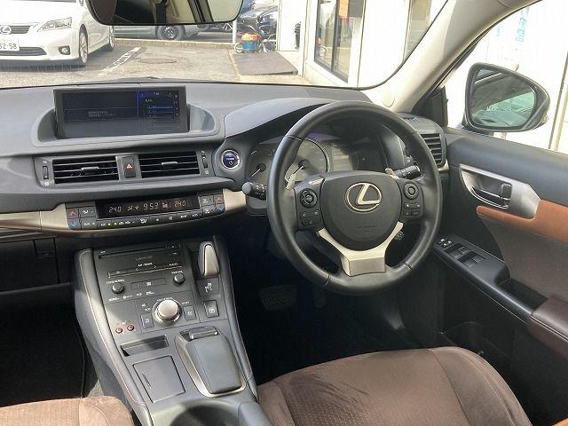 Lexus CT 2018-03 22724-7