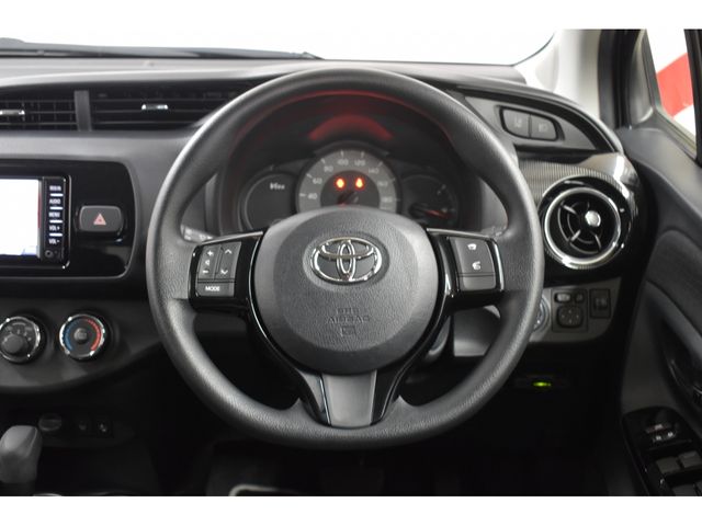 Toyota VITZ 2017-11 11548-8