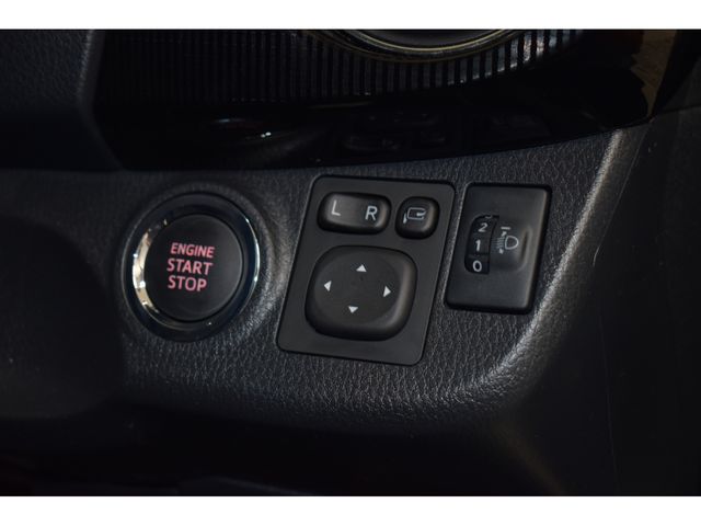 Toyota VITZ 2017-11 11548-12