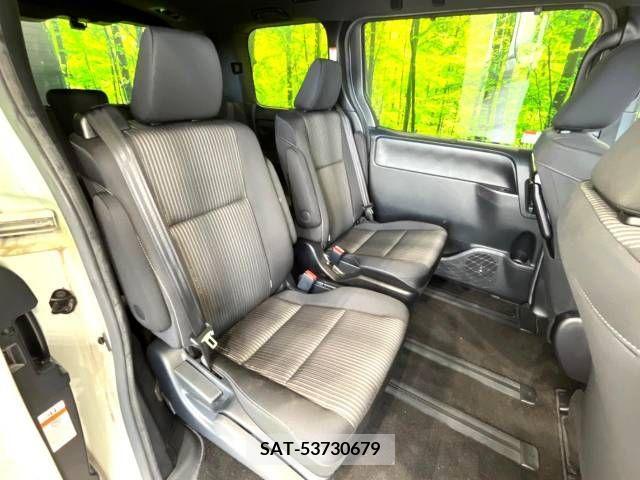 Toyota VOXY 2019-10 394942-9
