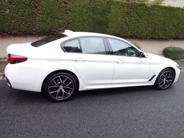 Bmw 5 SERIES 2022-12 185480-6
