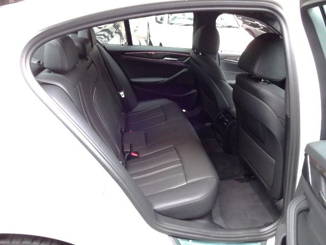 Bmw 5 SERIES 2022-12 185480-17