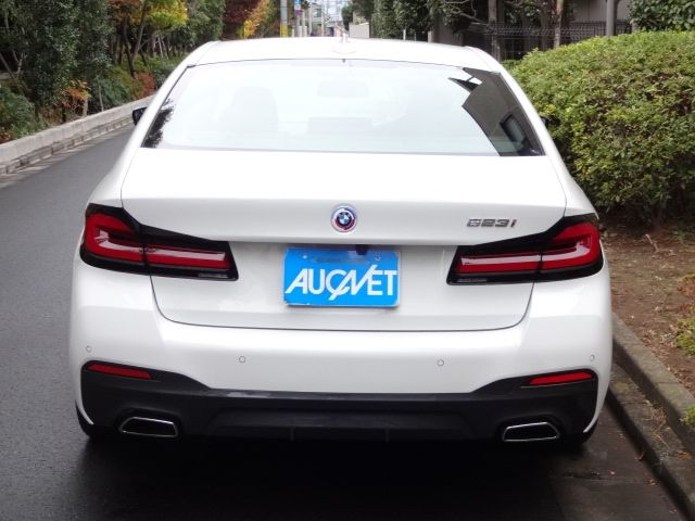 Bmw 5 SERIES 2022-12 185480-9
