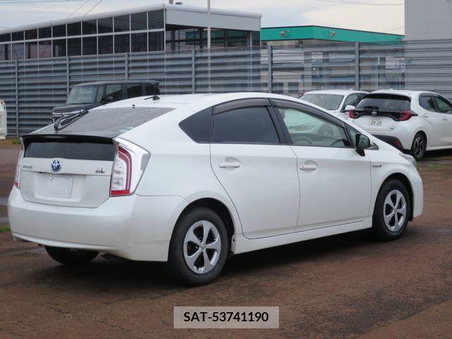 Toyota PRIUS 2014-11 386953-2