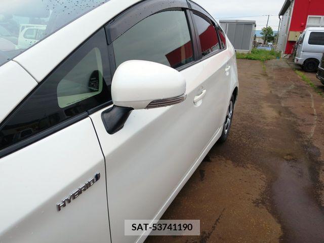 Toyota PRIUS 2014-11 386953-6