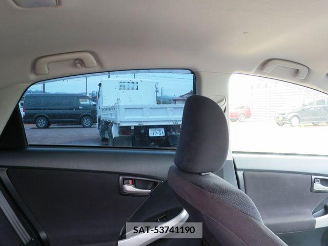 Toyota PRIUS 2014-11 386953-10