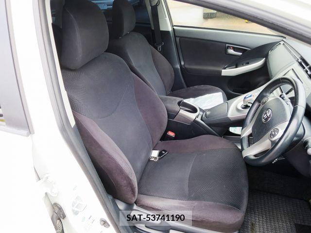 Toyota PRIUS 2014-11 386953-11