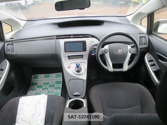 Toyota PRIUS 2014-11 386953-12