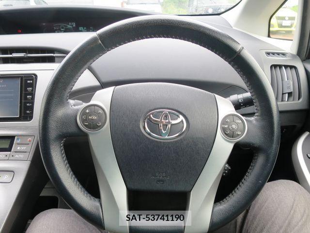 Toyota PRIUS 2014-11 386953-13