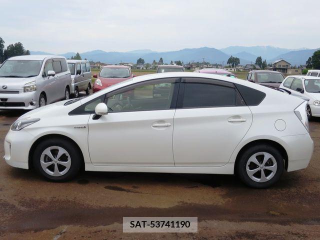 Toyota PRIUS 2014-11 386953-4
