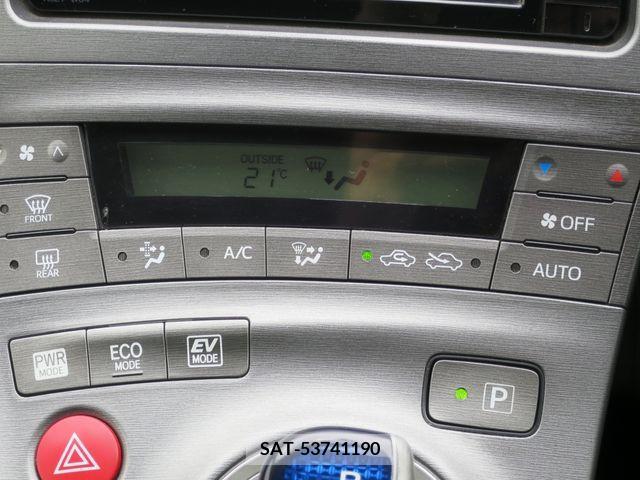Toyota PRIUS 2014-11 386953-16