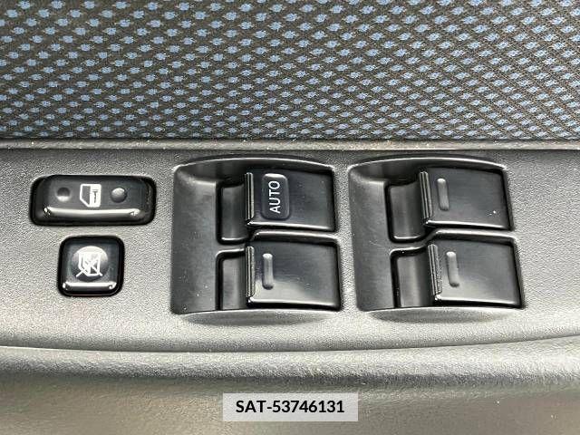 Toyota BB 2005-12 386067-8