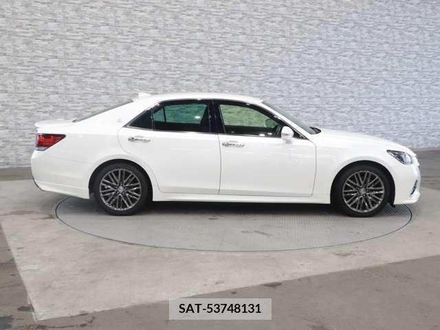 Toyota CROWN SEDAN 2015-10 224330-7