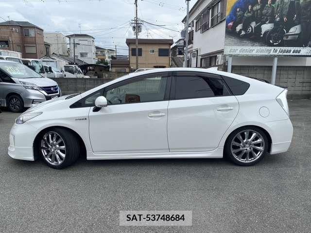 Toyota PRIUS 2012-01 335143-4