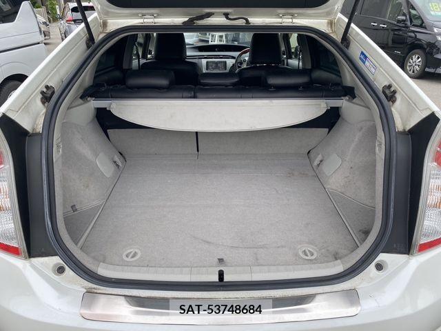 Toyota PRIUS 2012-01 335143-19