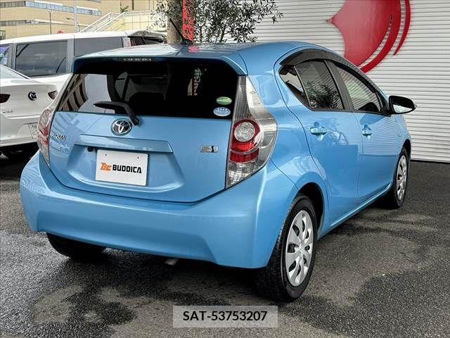 Toyota AQUA 2013-07 313967-10