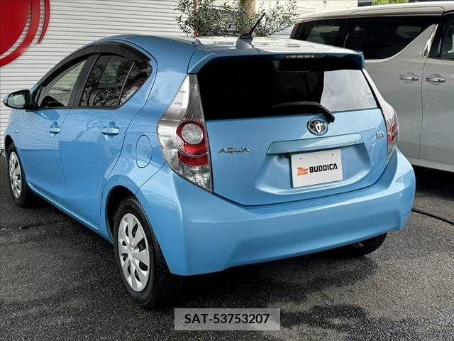 Toyota AQUA 2013-07 313967-12