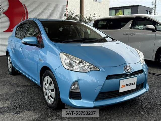 Toyota AQUA 2013-07 313967-8