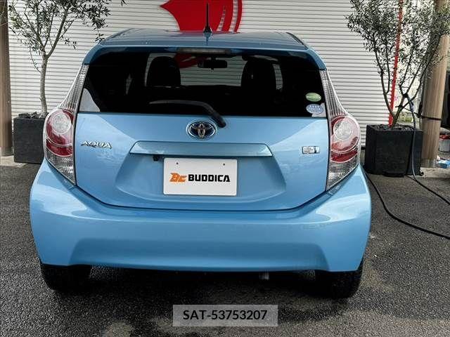 Toyota AQUA 2013-07 313967-11