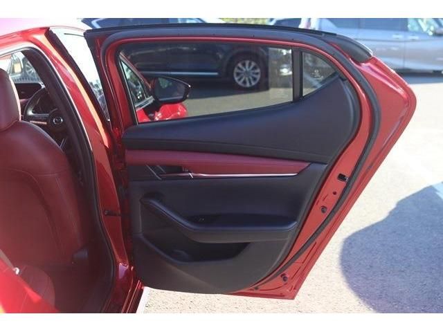 Mazda MAZDA3 2019-09 24693-10