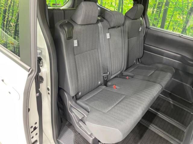 Toyota NOAH 2023-06 188495-9