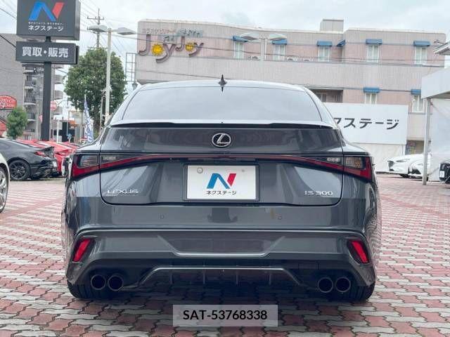Lexus IS 2022-04 354093-15