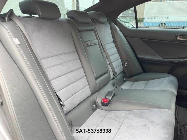 Lexus IS 2022-04 354093-9