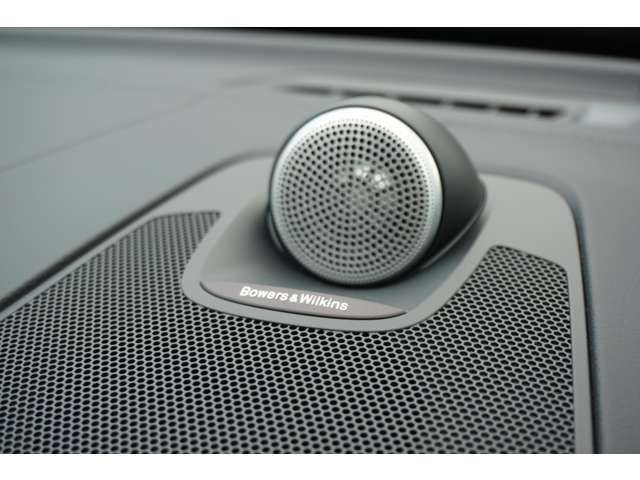 Volvo XC60 2022-09 5283-12