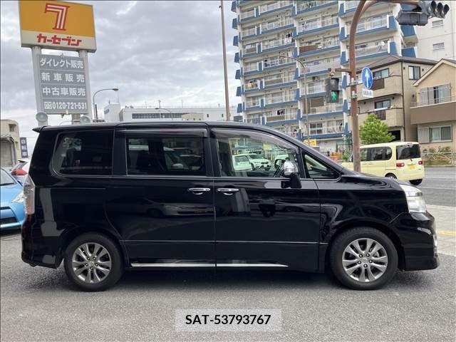 Toyota VOXY 2013-01 289852-3