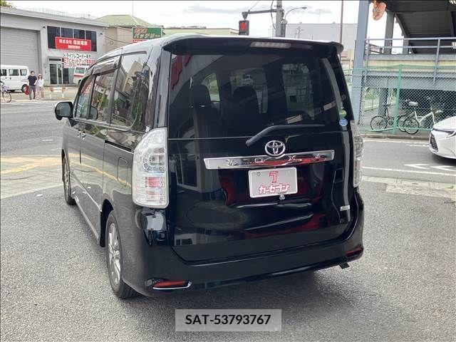 Toyota VOXY 2013-01 289852-7