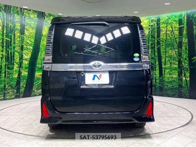 Toyota VOXY 2018-12 224688-16