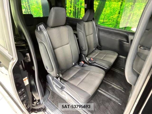 Toyota VOXY 2018-12 224688-9