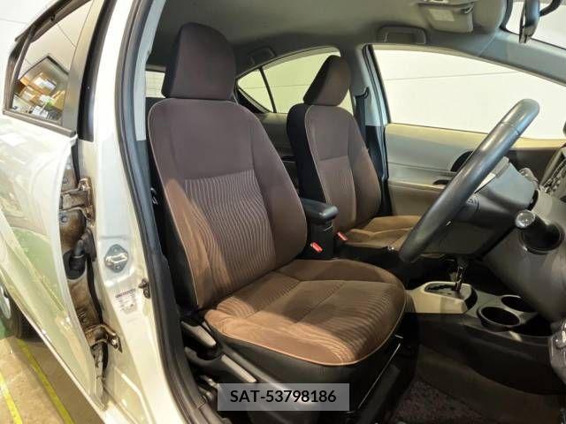 Toyota AQUA 2013-07 356247-8
