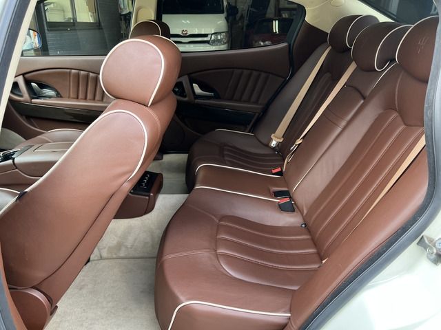 Maserati QUATTROPORTE 2011-04 1710-21