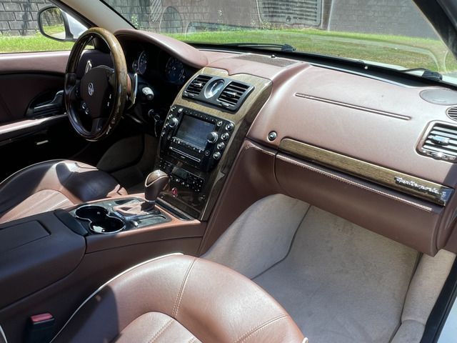 Maserati QUATTROPORTE 2011-04 1710-15