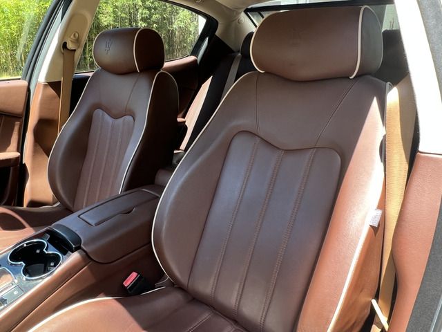 Maserati QUATTROPORTE 2011-04 1710-13