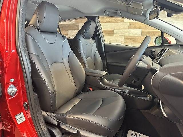 Toyota PRIUS 2016-05 188328-10
