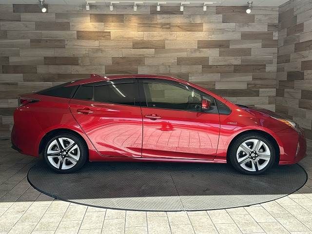 Toyota PRIUS 2016-05 188328-13