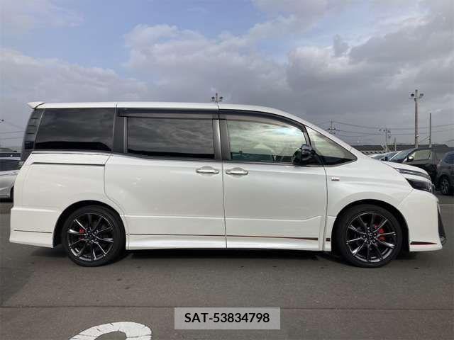 Toyota VOXY 2016-11 288924-6