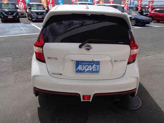 Nissan NOTE 2017-04 12581-4