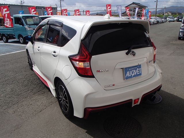Nissan NOTE 2017-04 12581-5