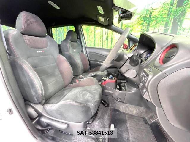 Nissan NOTE 2017-05 212760-8