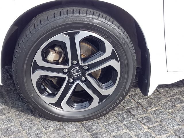 Honda VEZEL 2014-04 511-7