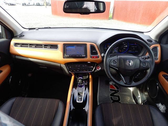 Honda VEZEL 2014-04 511-8