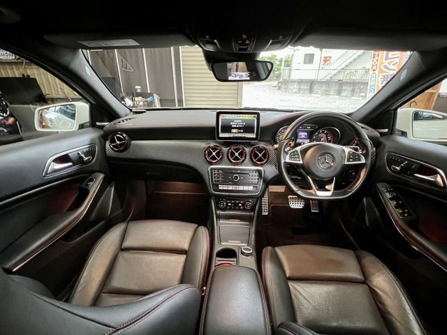 Mercedes Benz A-CLASS 2016-08 10733-7