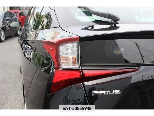 Toyota PRIUS 2019-07 351575-11