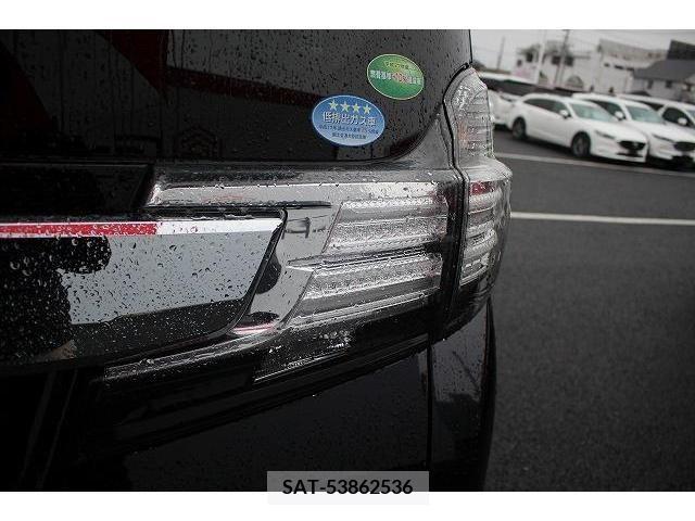 Toyota VELLFIRE 2017-10 213551-11