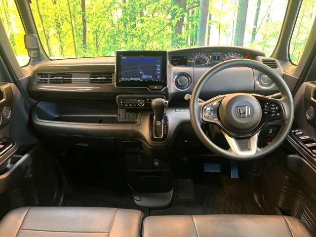 Honda N BOX CUSTOM 2019-05 10460-1